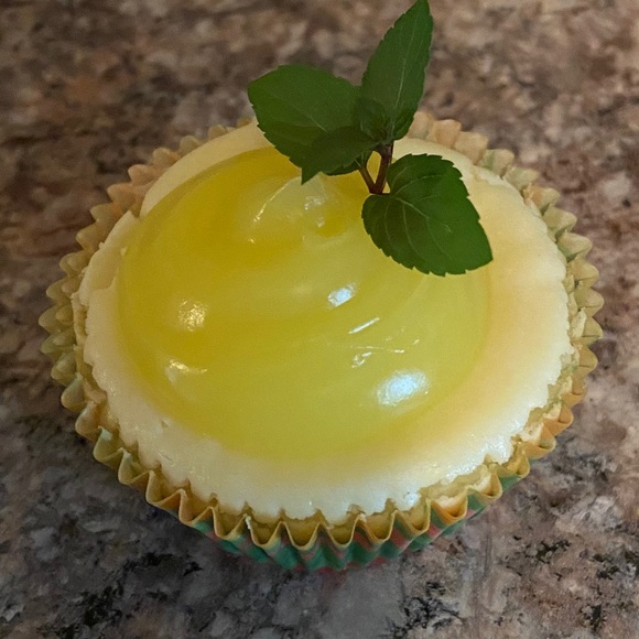 Meet your Posher, Jen - Picture 3 of 16